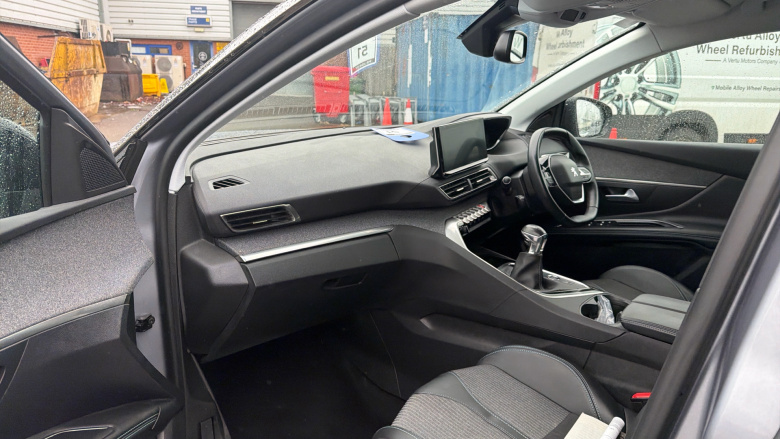 Peugeot 3008 1.2 PureTech Allure Premium+ 5dr Petrol Estate